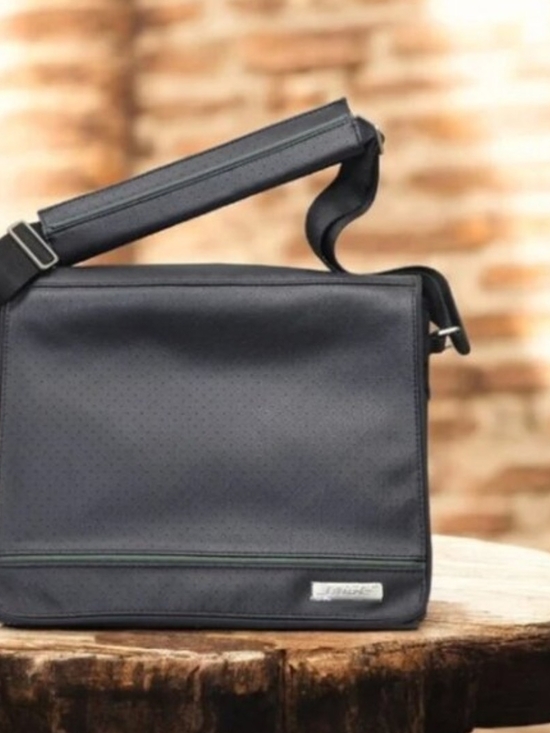 Bose Other - 🎵Bose SoundDock Messenger Bag with Padded Shoulder Strap